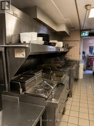 813 YONGE STREET, Toronto (Rosedale-Moore Park), Ontario, M4W2G9