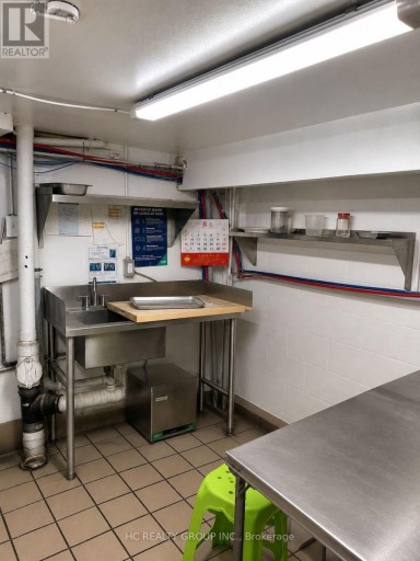 813 YONGE STREET, Toronto (Rosedale-Moore Park), Ontario, M4W2G9