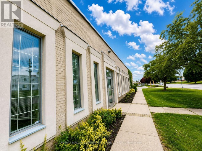 126 COMMERCIAL AVENUE, Ajax (South West), Ontario, L1S2H5