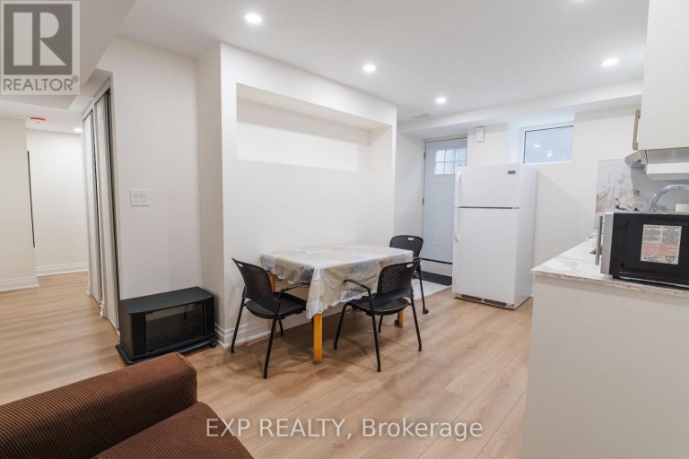 34 RODDA BOULEVARD, Toronto (West Hill), Ontario, M1E2Z6