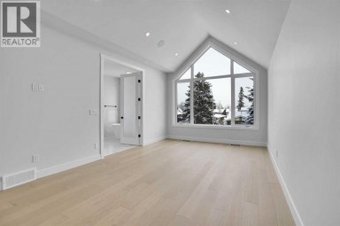 2823 29 Street SW Calgary Alberta photo 12