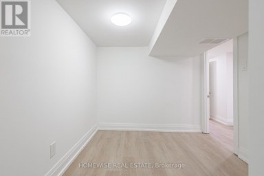 LOWER - 81 SHIELDS AVENUE Toronto (Lawrence Park South) Ontario photo 12