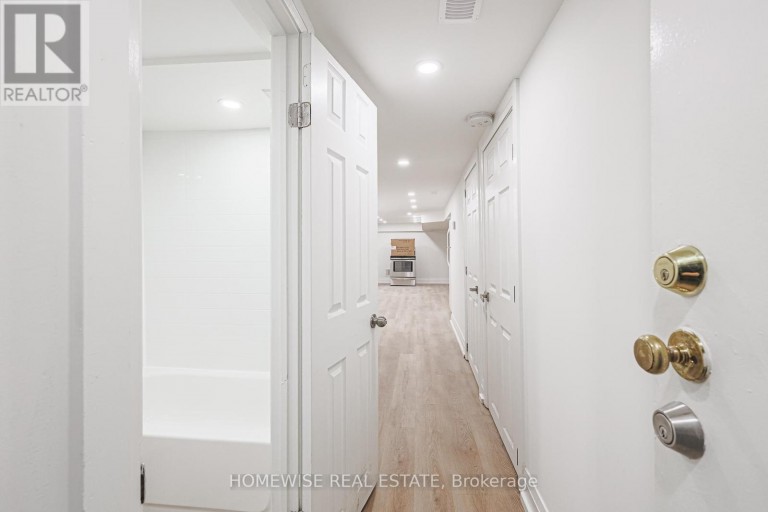 LOWER - 81 SHIELDS AVENUE, Toronto (Lawrence Park South), Ontario, M5N2K3