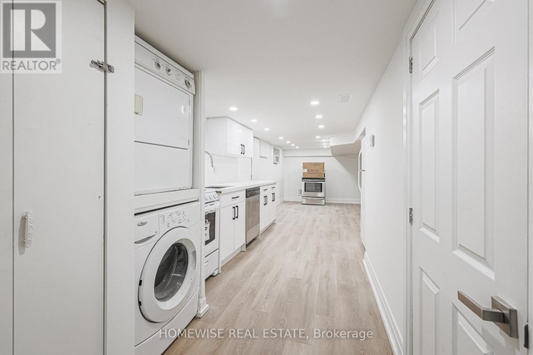 LOWER - 81 SHIELDS AVENUE, Toronto (Lawrence Park South), Ontario, M5N2K3