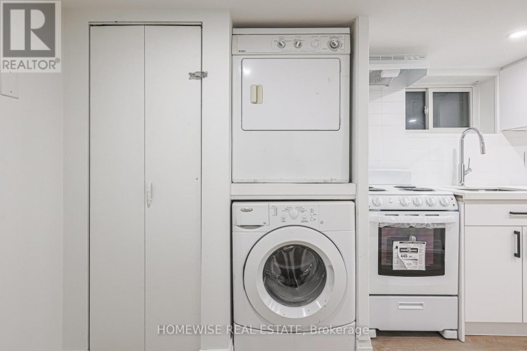 LOWER - 81 SHIELDS AVENUE, Toronto (Lawrence Park South), Ontario, M5N2K3