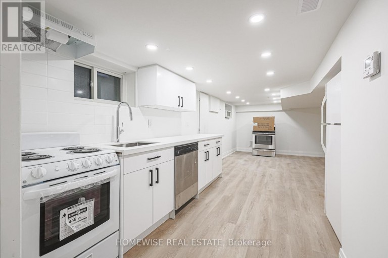LOWER - 81 SHIELDS AVENUE, Toronto (Lawrence Park South), Ontario, M5N2K3