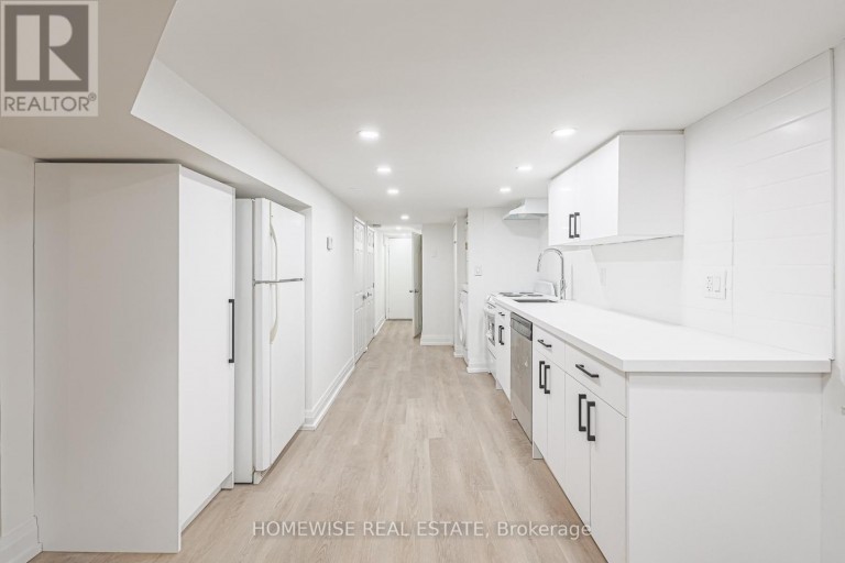 LOWER - 81 SHIELDS AVENUE, Toronto (Lawrence Park South), Ontario, M5N2K3