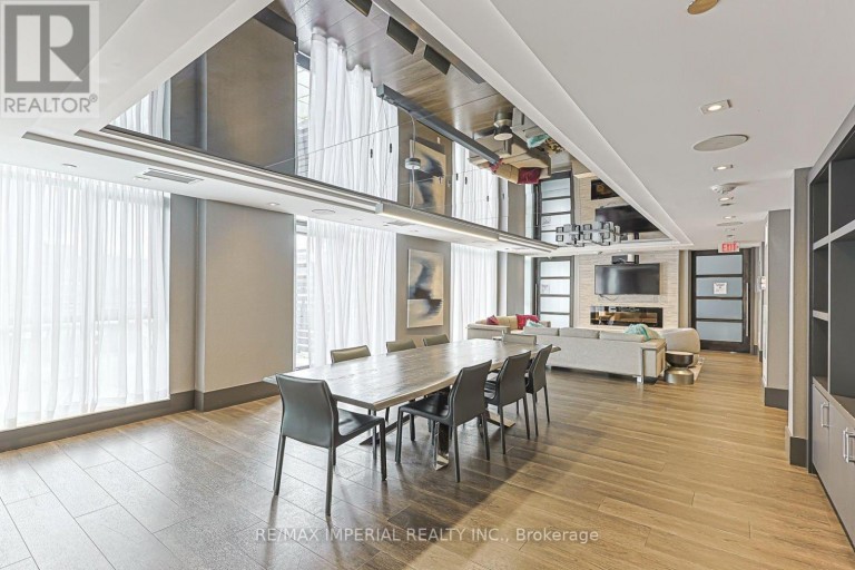 603 - 297 COLLEGE STREET, Toronto (Kensington-Chinatown), Ontario, M5T1S2