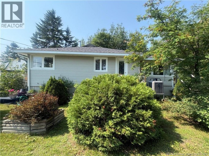 233 KING GEORGE, Miramichi, New Brunswick, E1V1K8