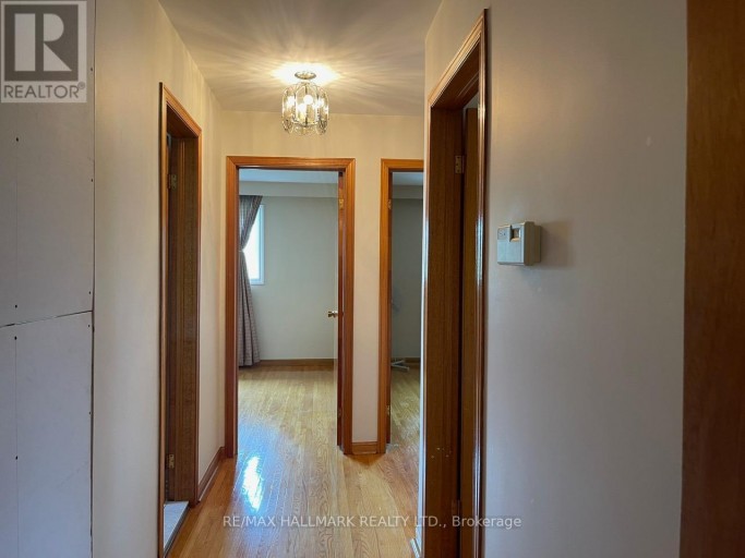 227 ELGIN MILLS(MAIN FLOOR) ROAD W, Richmond Hill (Mill Pond), Ontario, L4C4M1