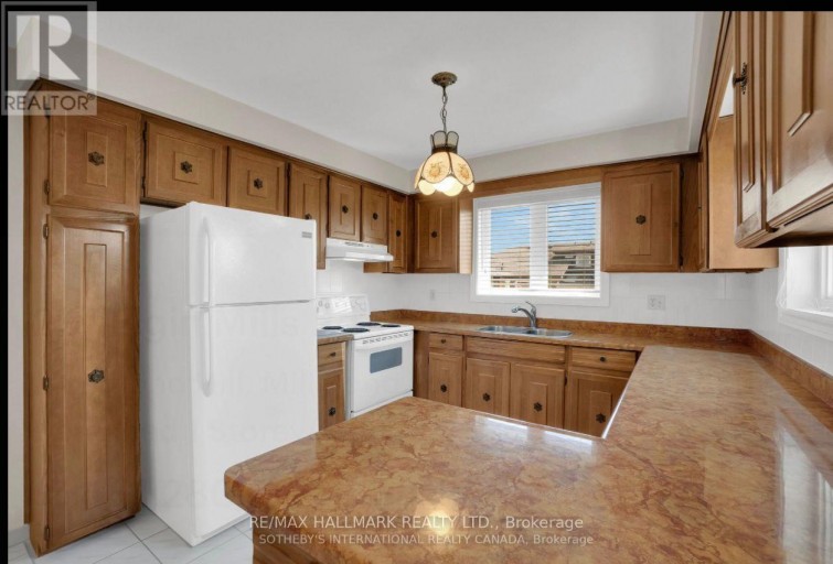 227 ELGIN MILLS(MAIN FLOOR) ROAD W, Richmond Hill (Mill Pond), Ontario, L4C4M1