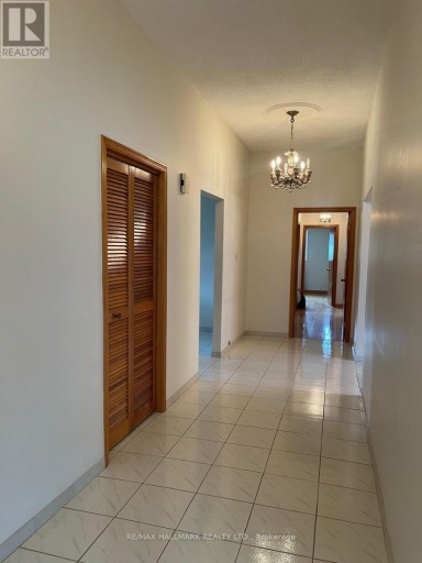 227 ELGIN MILLS(MAIN FLOOR) ROAD W, Richmond Hill (Mill Pond), Ontario, L4C4M1