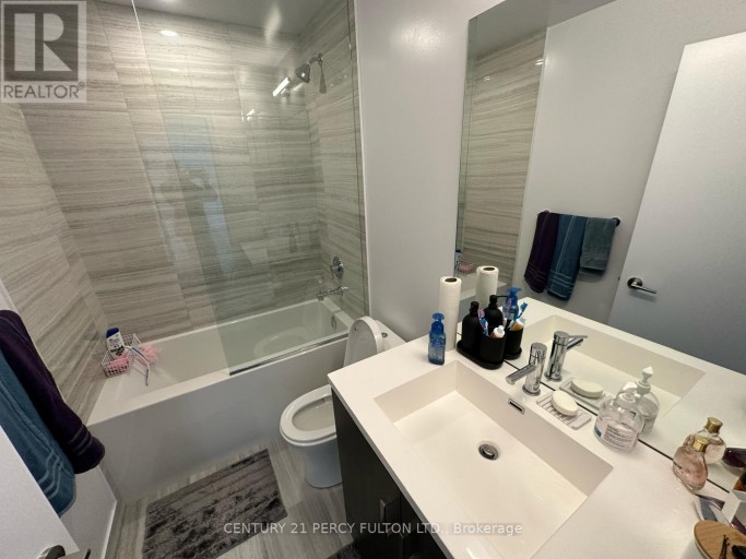 512 - 10 HONEYCRISP CRESCENT, Vaughan (Vaughan Corporate Centre), Ontario, L4K0M7