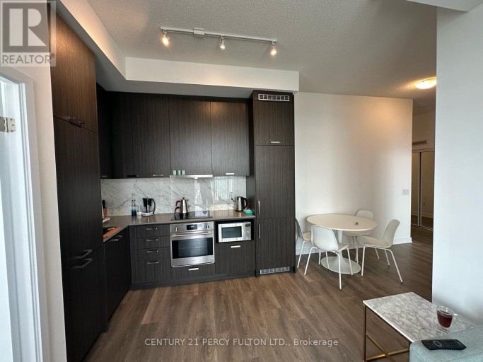 512 - 10 HONEYCRISP CRESCENT, Vaughan (Vaughan Corporate Centre), Ontario, L4K0M7