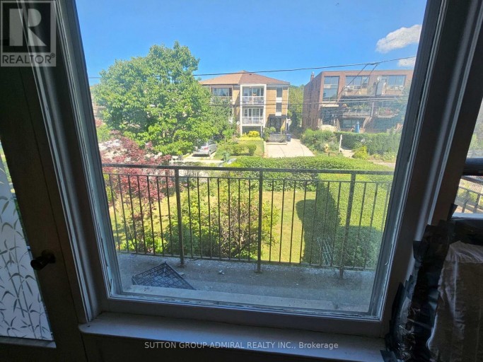 7 ELWAY COURT, Toronto (Yorkdale-Glen Park), Ontario, M6B2N7