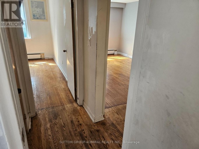 7 ELWAY COURT, Toronto (Yorkdale-Glen Park), Ontario, M6B2N7