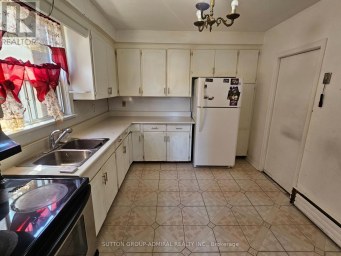 7 ELWAY COURT Toronto (Yorkdale-Glen Park) Ontario photo 3