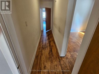 7 ELWAY COURT Toronto (Yorkdale-Glen Park) Ontario photo 6