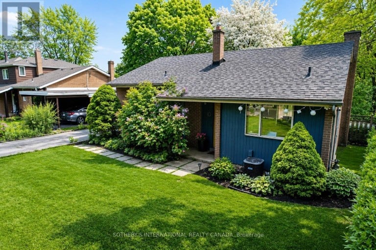 10 TERNHILL CRESCENT, Toronto (Banbury-Don Mills), Ontario, M3C2E5