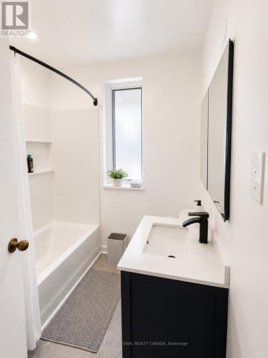 10 TERNHILL CRESCENT, Toronto (Banbury-Don Mills), Ontario, M3C2E5