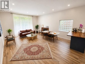10 TERNHILL CRESCENT Toronto (Banbury-Don Mills) Ontario photo 2