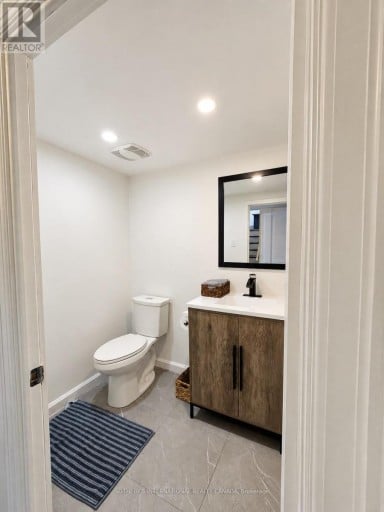 10 TERNHILL CRESCENT, Toronto (Banbury-Don Mills), Ontario, M3C2E5