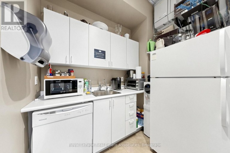 SECOND LEVEL - 645 KING STREET W, Toronto (Waterfront Communities), Ontario, M5V1M5
