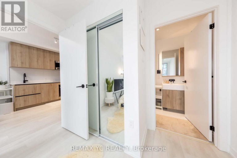 703 - 117 BROADWAY AVENUE, Toronto (Mount Pleasant West), Ontario, M4P1V3