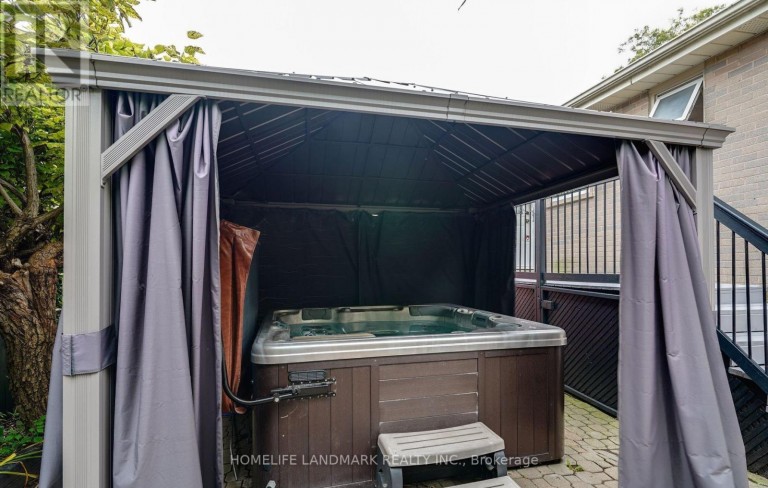 2673 CONSTABLE ROAD, Mississauga (Clarkson), Ontario, L5J1W3