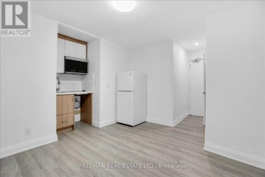 104 - 15 THORBURN AVENUE Toronto (South Parkdale) Ontario photo 3