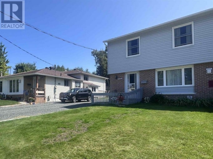 223a Ottawa Ave, Elliot Lake, Ontario (id Sm262094)