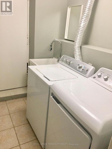LOWER UNIT - 305 MARGUERETTA STREET, Toronto (Dufferin Grove), Ontario, M6H3S4