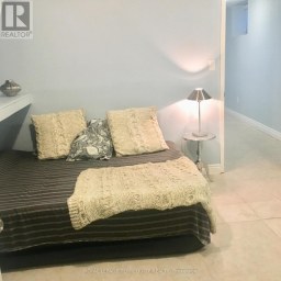 LOWER UNIT - 305 MARGUERETTA STREET Toronto (Dufferin Grove) Ontario photo 7