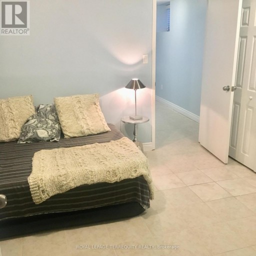 LOWER UNIT - 305 MARGUERETTA STREET, Toronto (Dufferin Grove), Ontario, M6H3S4