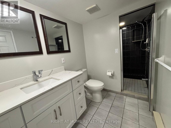 220 NEWTON DRIVE, Toronto (Newtonbrook East), Ontario, M2M2P3