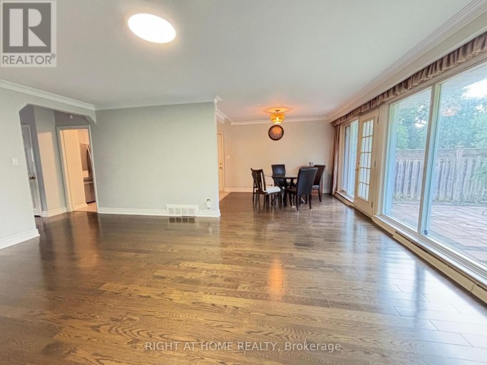 220 NEWTON DRIVE, Toronto (Newtonbrook East), Ontario, M2M2P3