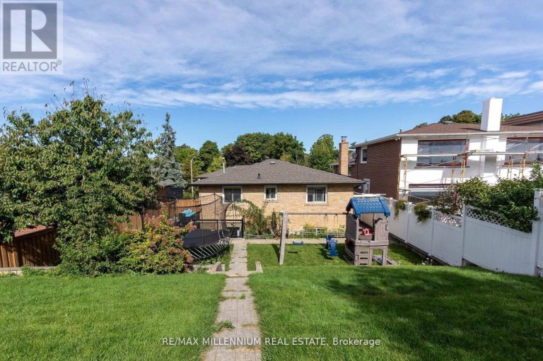 LOWER - 99 WILLIS ROAD, Vaughan (East Woodbridge), Ontario, L4L2S4