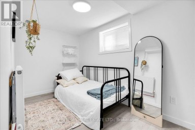 B03 - 15 THORBURN AVENUE Toronto (South Parkdale) Ontario photo 5