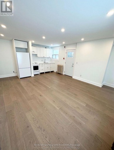4 - 237 LAKESHORE ROAD E, Mississauga (Port Credit), Ontario, L5G1G8