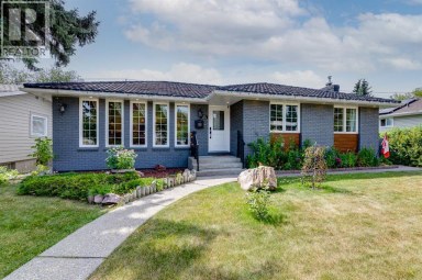 179 Capri Avenue NW Calgary Alberta photo 1