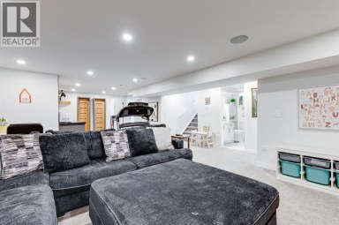 179 Capri Avenue NW Calgary Alberta photo 32