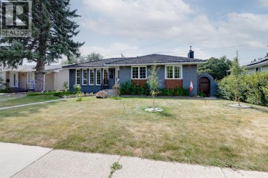 179 Capri Avenue NW Calgary Alberta photo 4