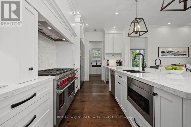 19 BEARS PAW, Whitestone (Dunchurch), Ontario, P0A1G0