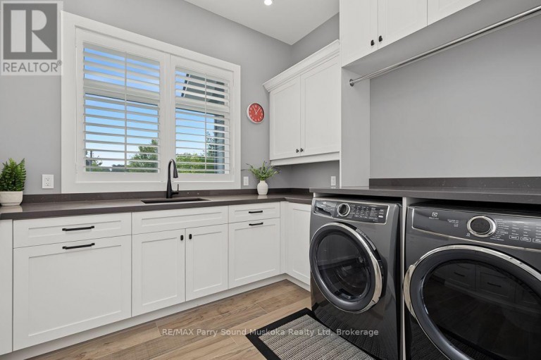 19 BEARS PAW, Whitestone (Dunchurch), Ontario, P0A1G0
