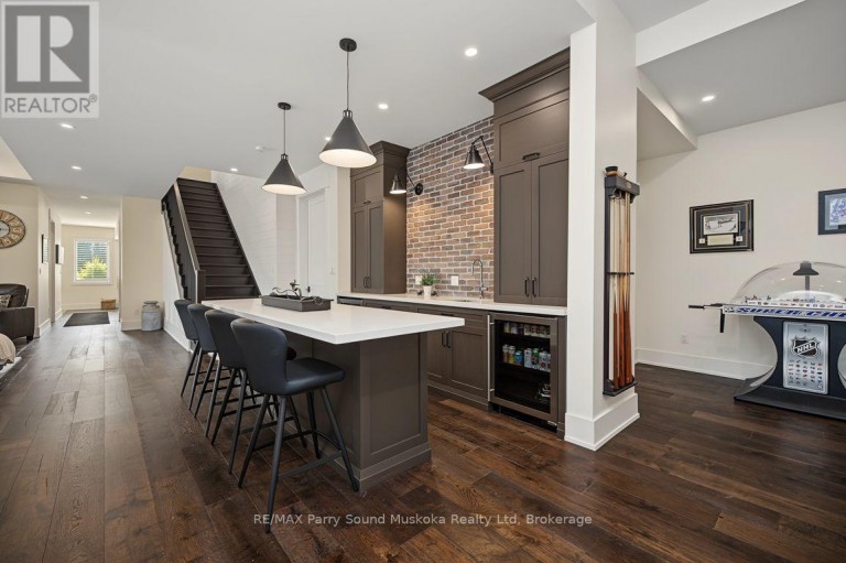19 BEARS PAW, Whitestone (Dunchurch), Ontario, P0A1G0