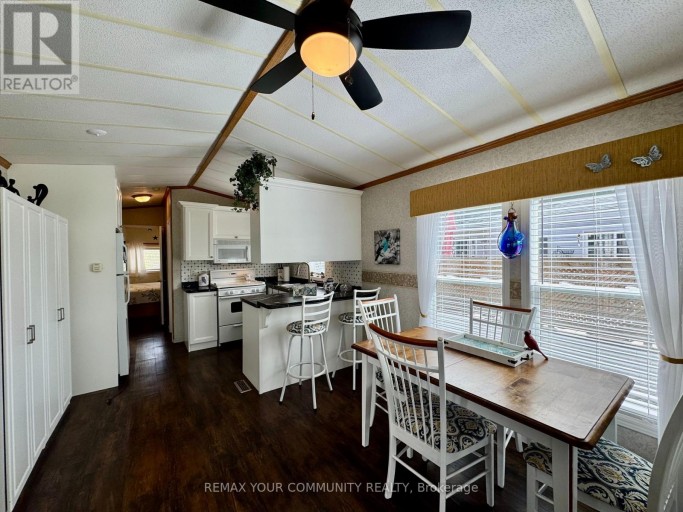 323 - 285 CRYDERMANS SIDE ROAD, Georgina (Baldwin), Ontario, L0E1A0