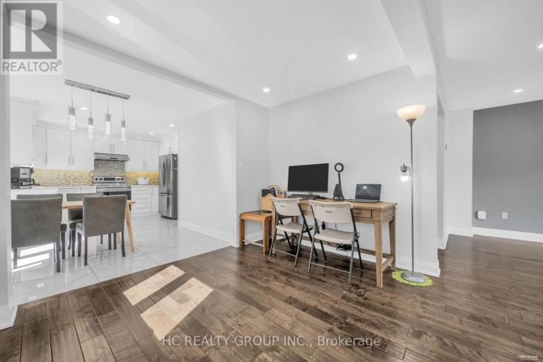 17 PUGSLEY AVENUE, Richmond Hill (Crosby), Ontario, L4C8B6