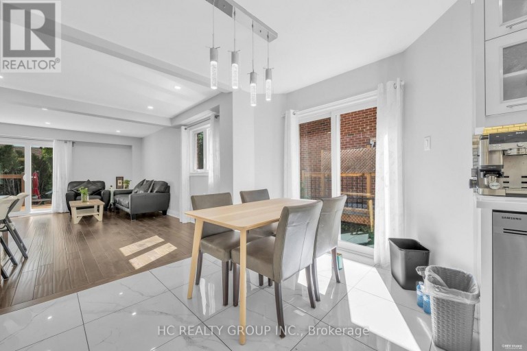 17 PUGSLEY AVENUE, Richmond Hill (Crosby), Ontario, L4C8B6