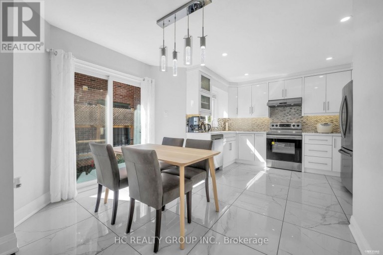 17 PUGSLEY AVENUE, Richmond Hill (Crosby), Ontario, L4C8B6