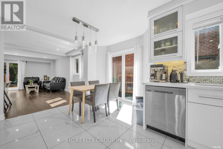 17 PUGSLEY AVENUE, Richmond Hill (Crosby), Ontario, L4C8B6